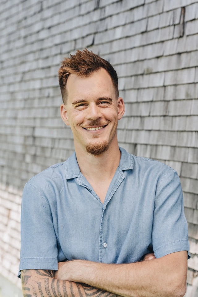 Ein Portraitfoto von Jonathan Burger