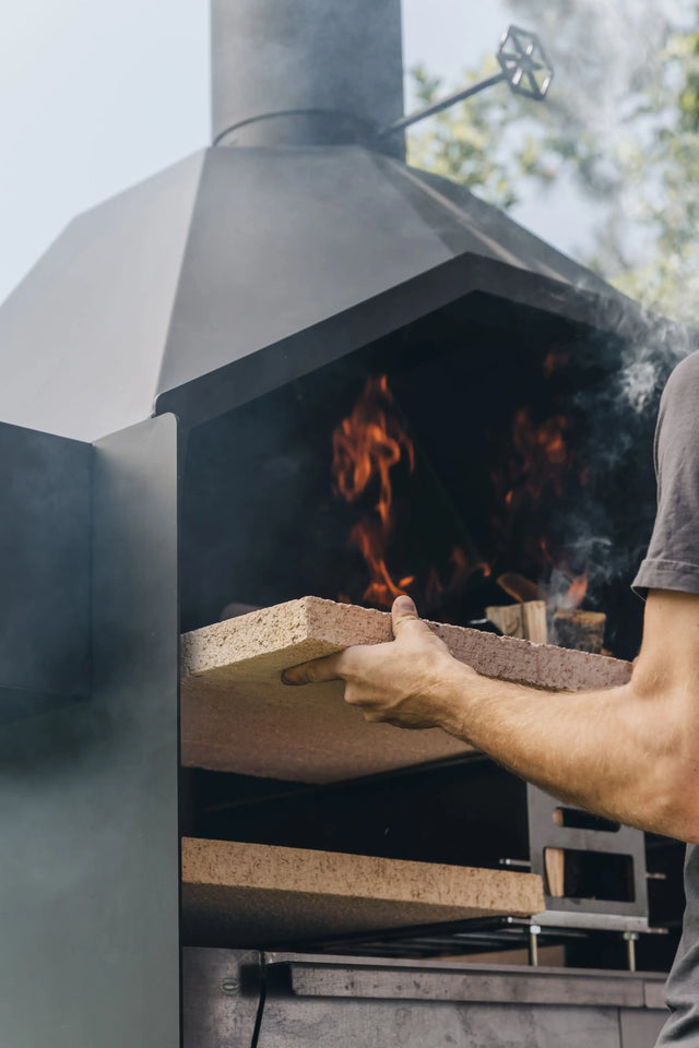 Zwei Schamottplatten