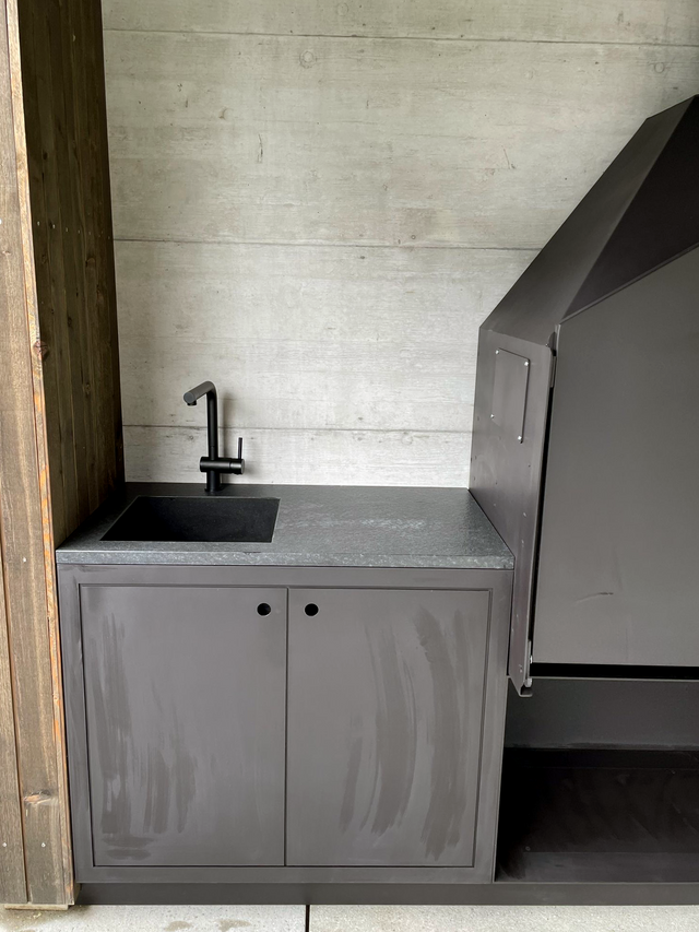 Die minimalistische Outdoorküche